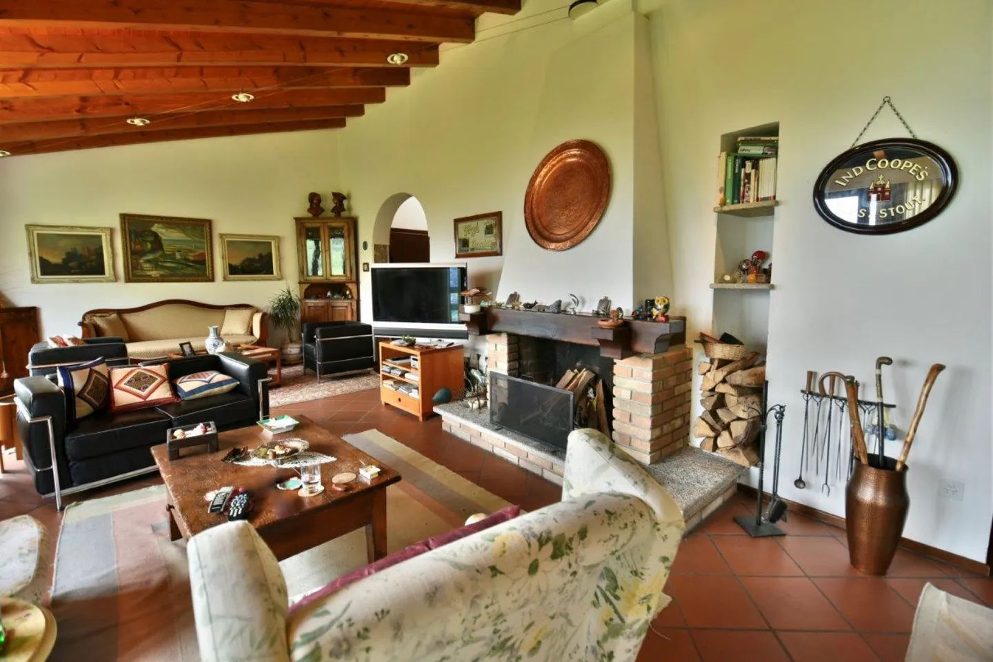 Casa ticinese con grotto, rustici e tanto terreno - Foto 4 di 15
