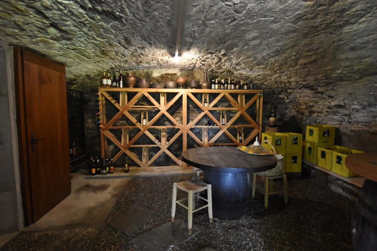 Casa ticinese con grotto, rustici e tanto terreno - Foto 8 di 15
