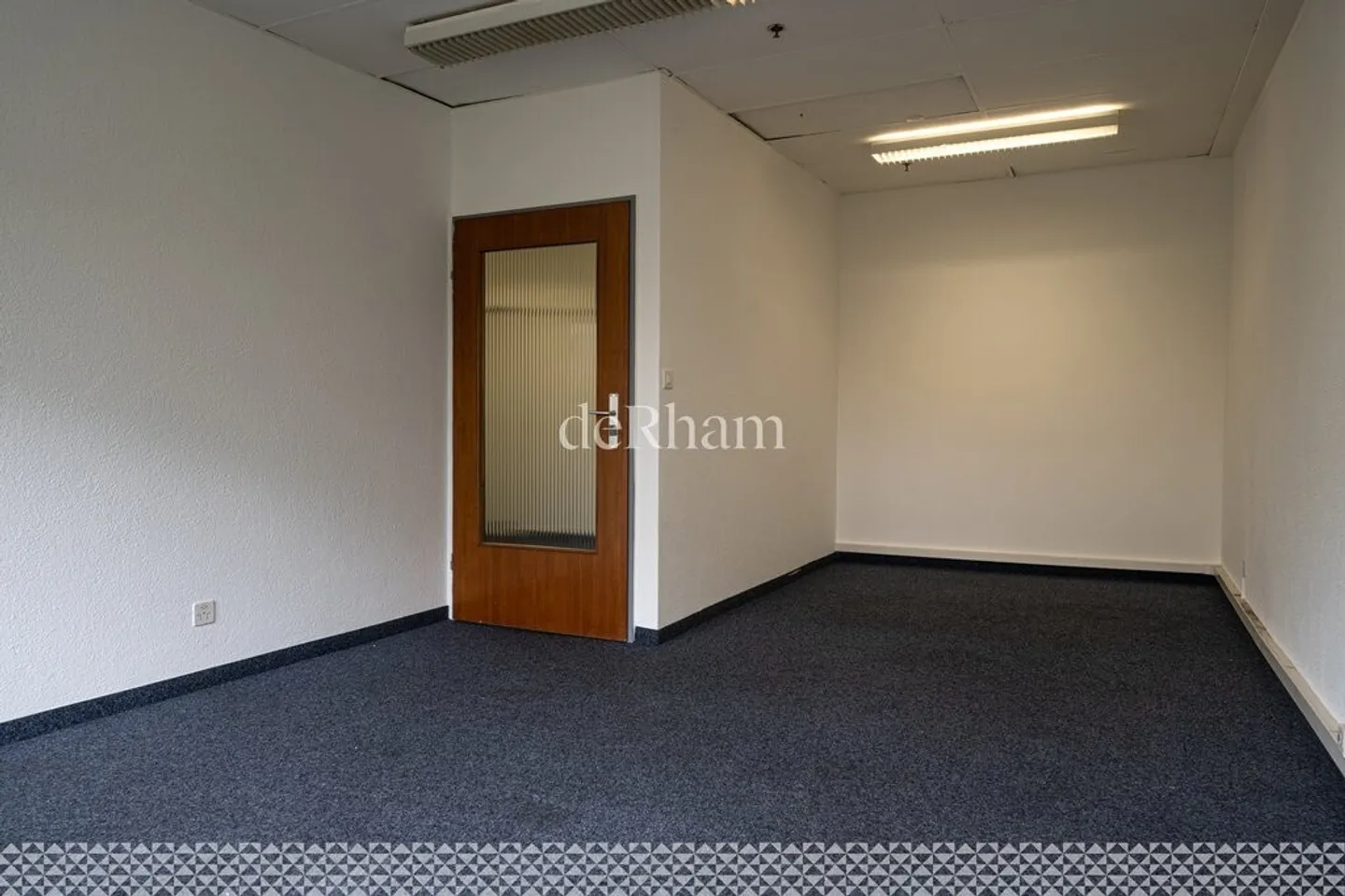 Spazio ufficio di 44 m2 in affitto - Foto 5 di 6