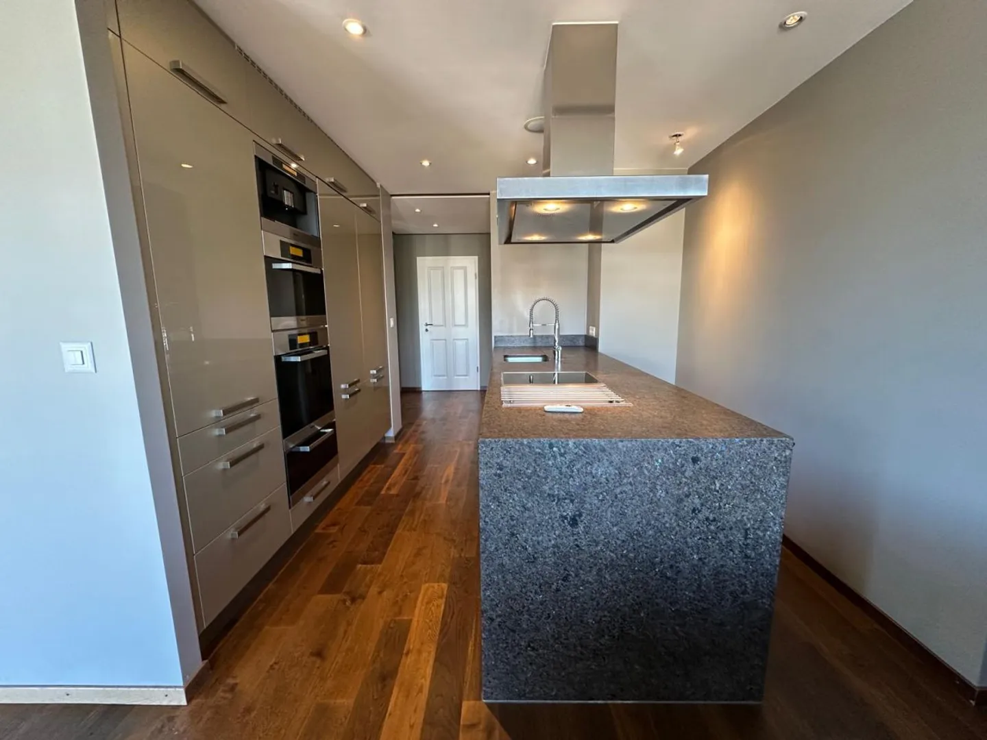 Geräumige 7-Zimmer-Wohnung - Foto 6 von 13