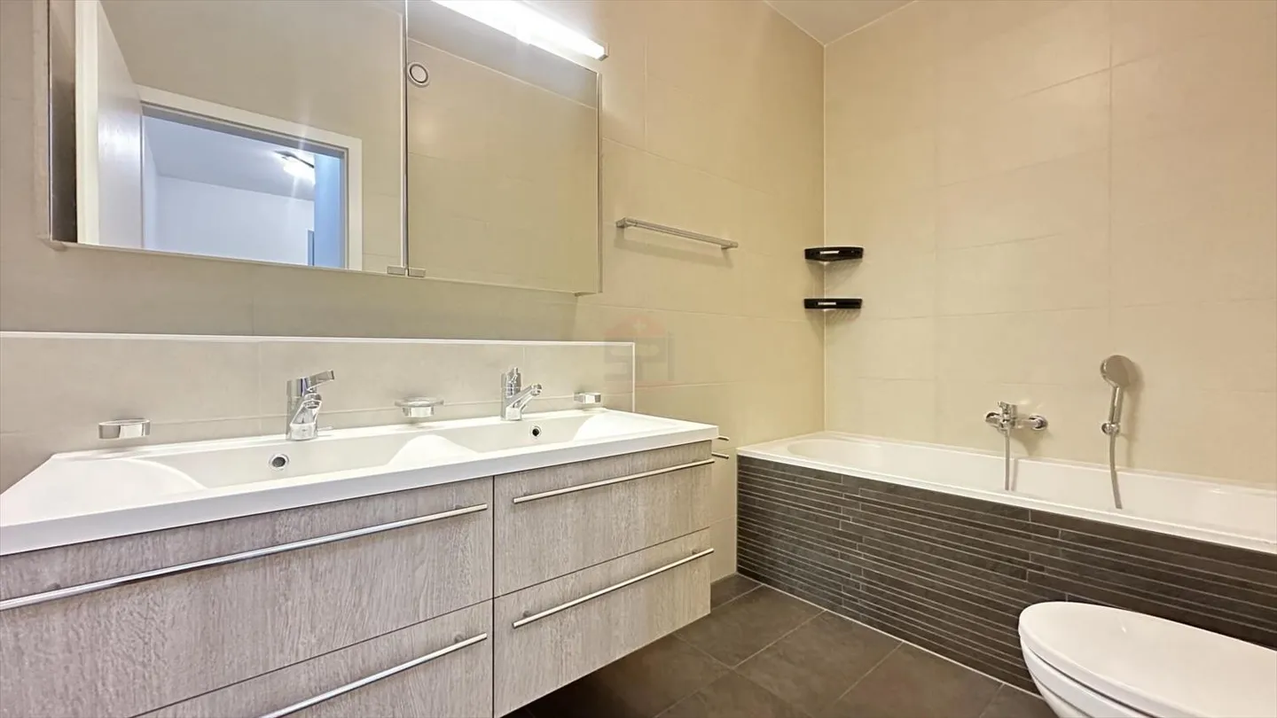 4-room apartment - Photo 7 of 9