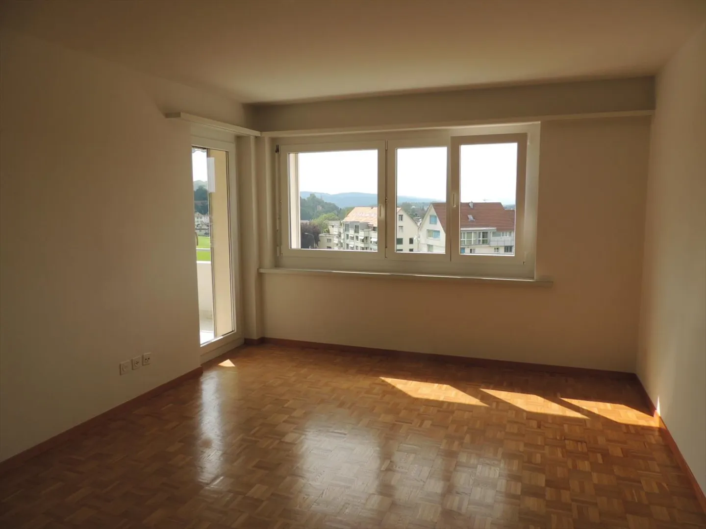 Rent without deposit - My 4 walls! - Photo 3 of 10