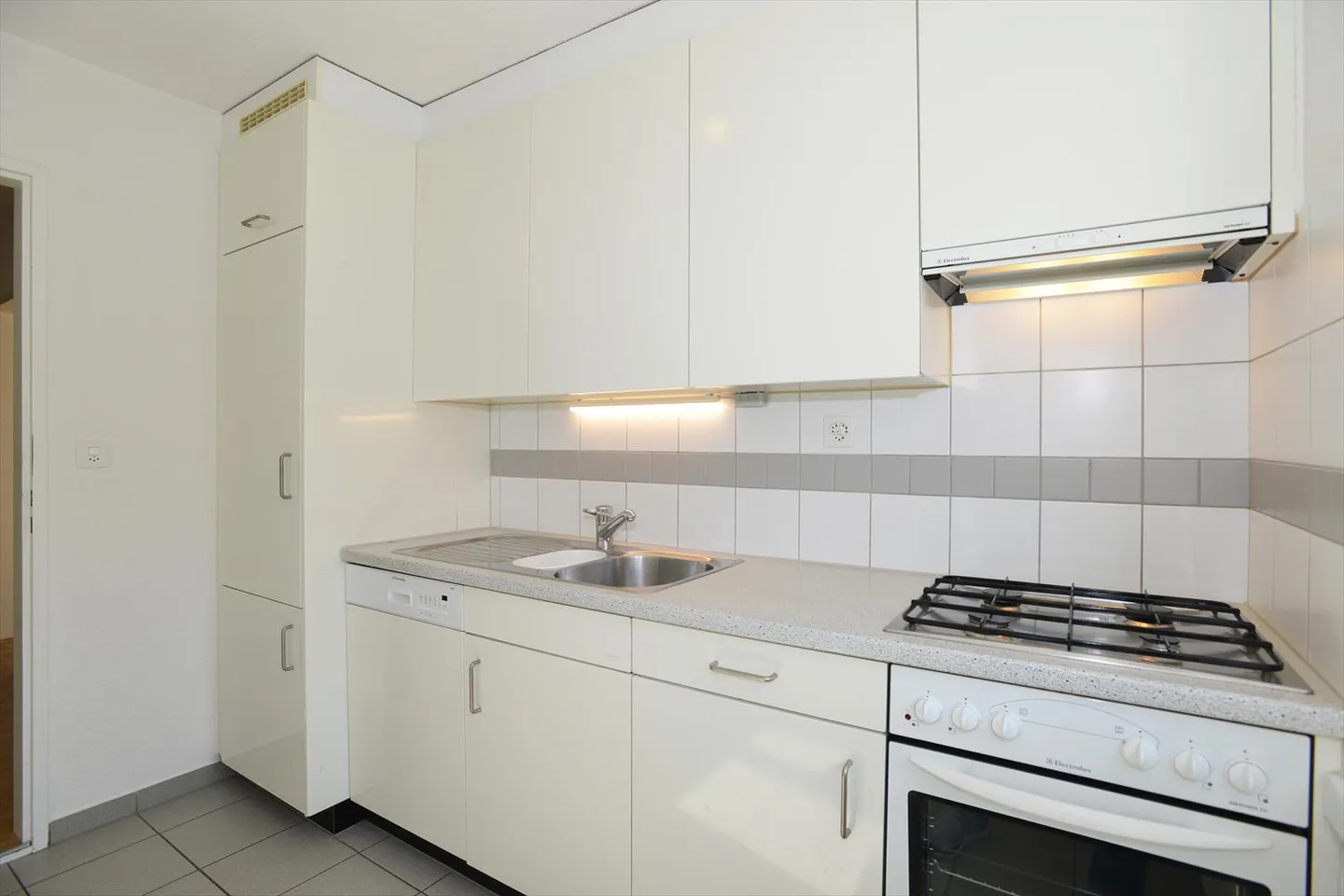 Rent without deposit - My 4 walls! - Photo 4 of 10