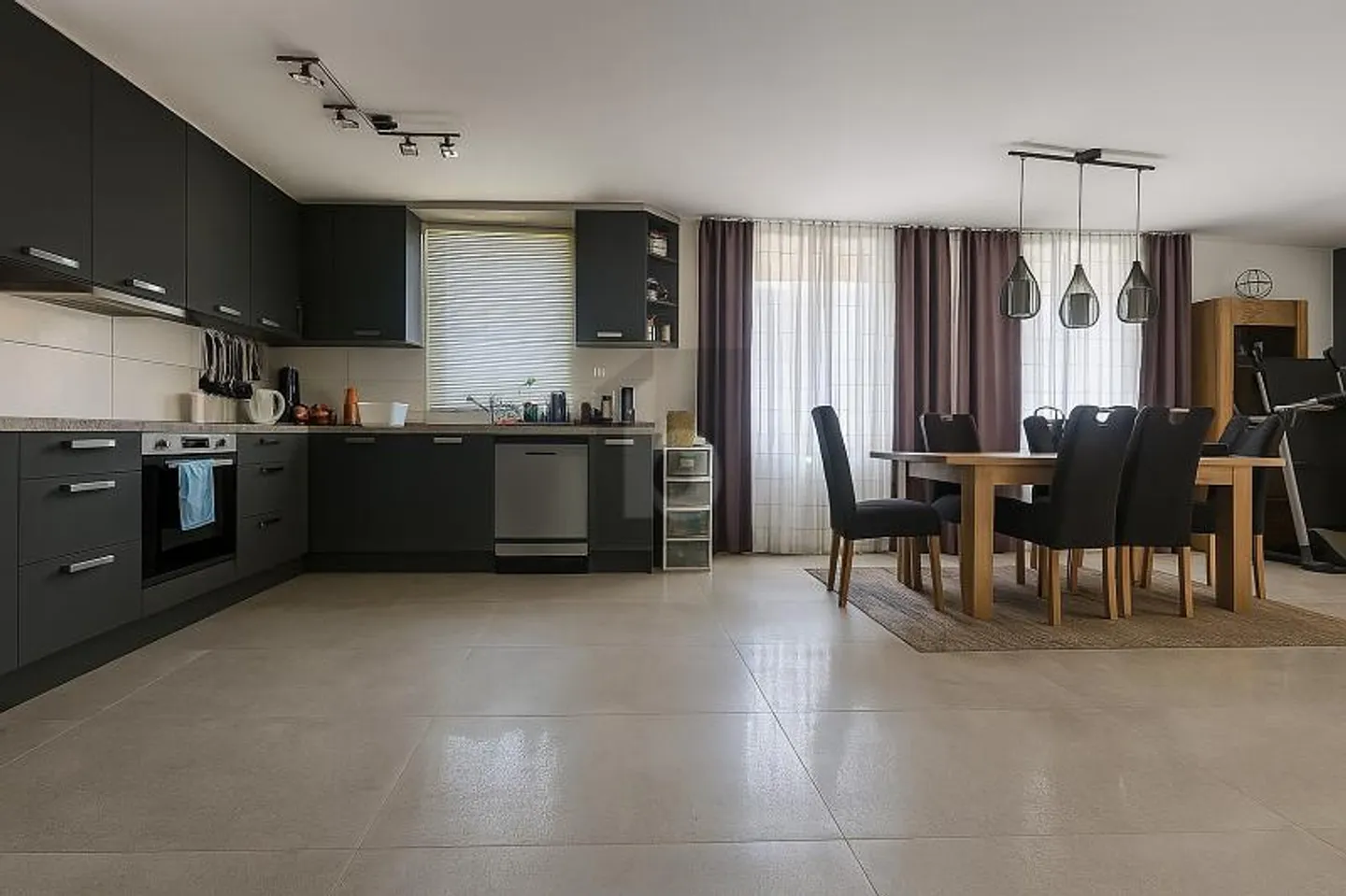 Edificio ad uso misto in vendita - Foto 3 di 6