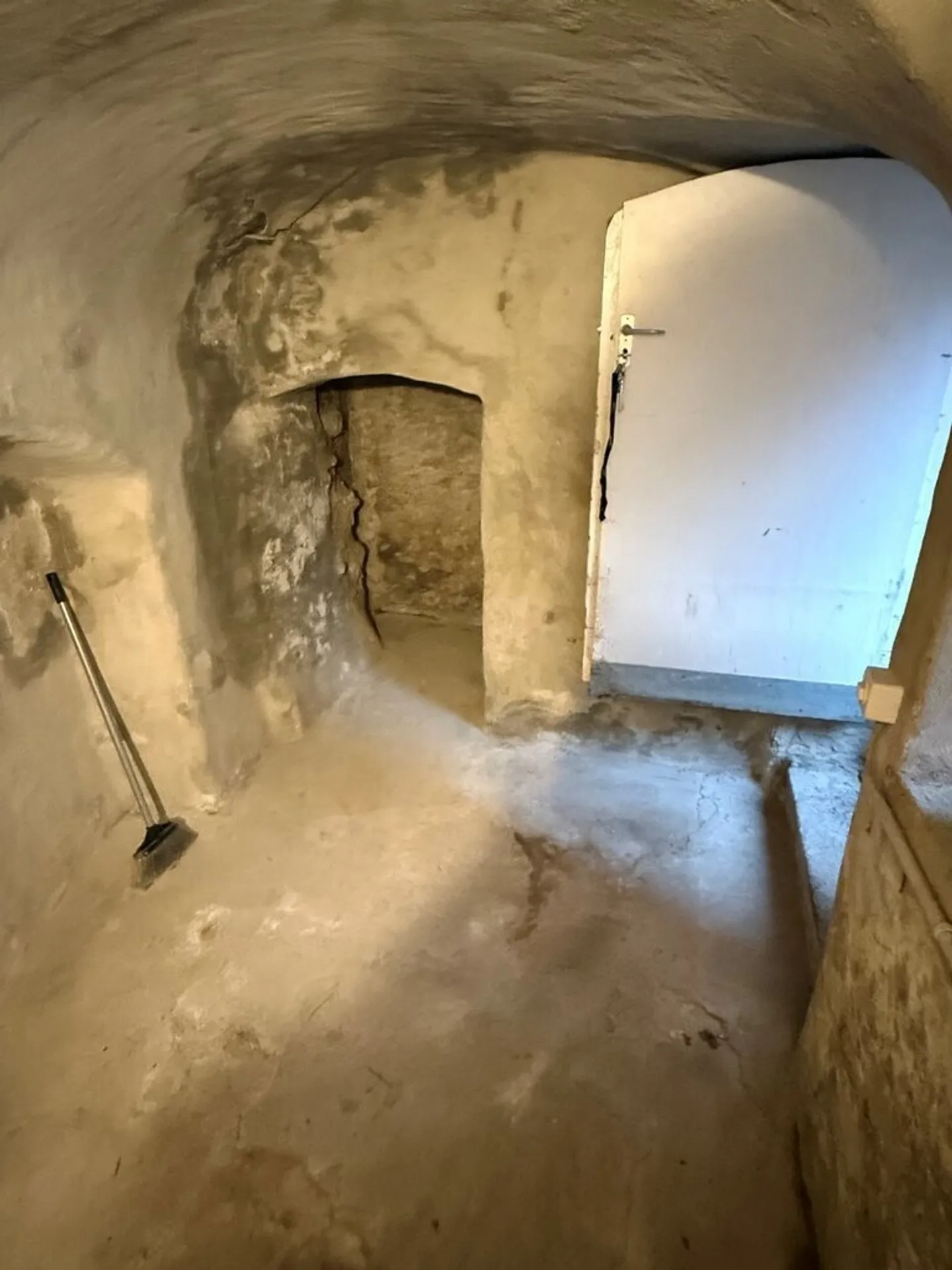 Deposito di stoccaggio vicino alla stazione - Foto 3 di 3