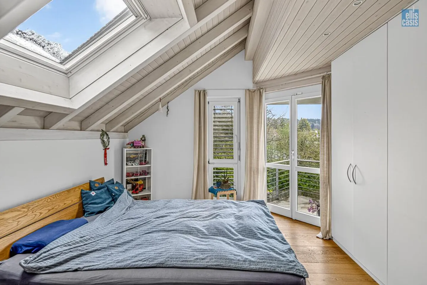 Maison individuelle de 5 ½ pièces de rêve dans un emplacement en pente sud-ouest surélevé ! - Photo 9 sur 22