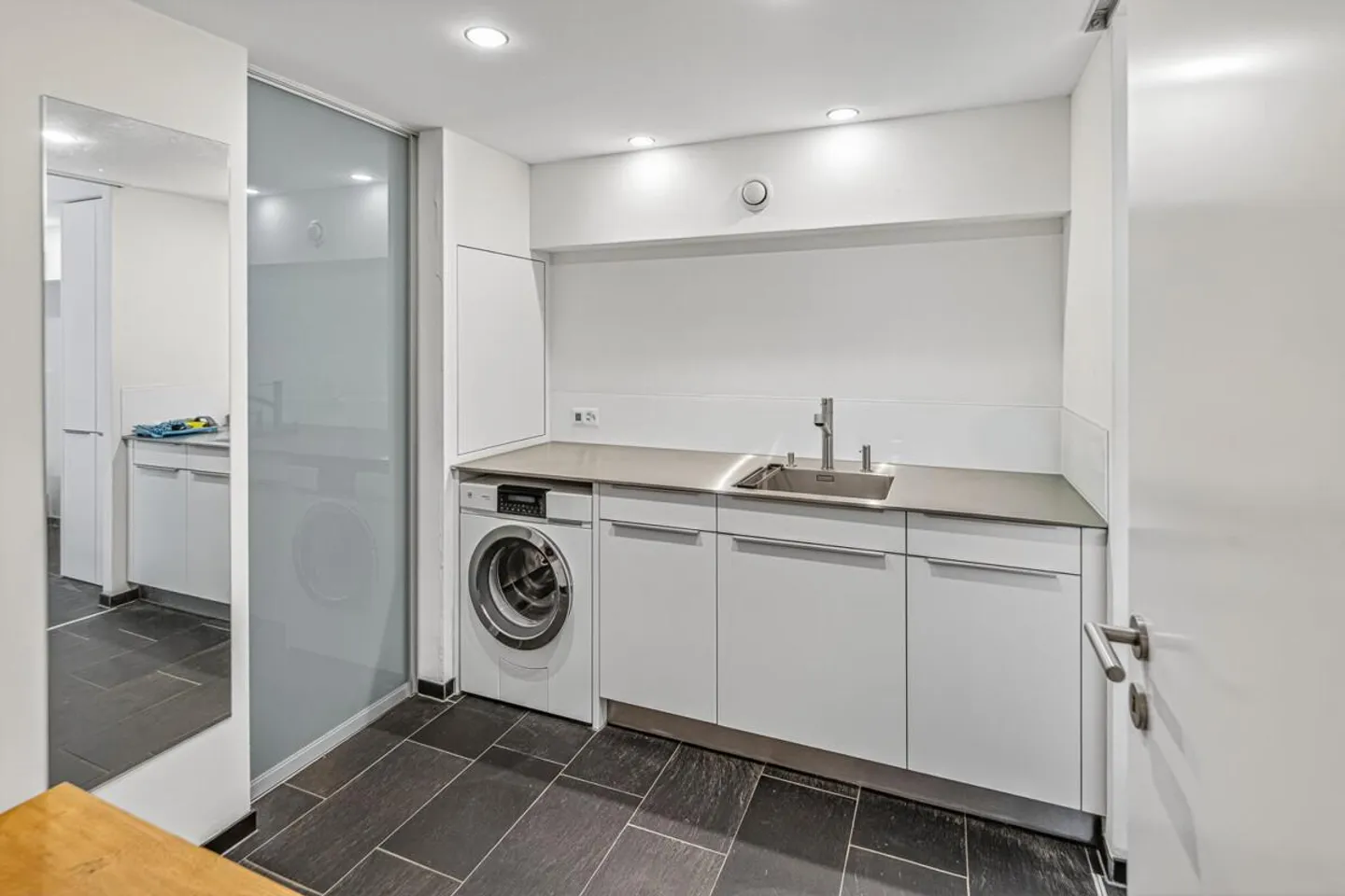 Maison individuelle de 5 ½ pièces de rêve dans un emplacement en pente sud-ouest surélevé ! - Photo 16 sur 22