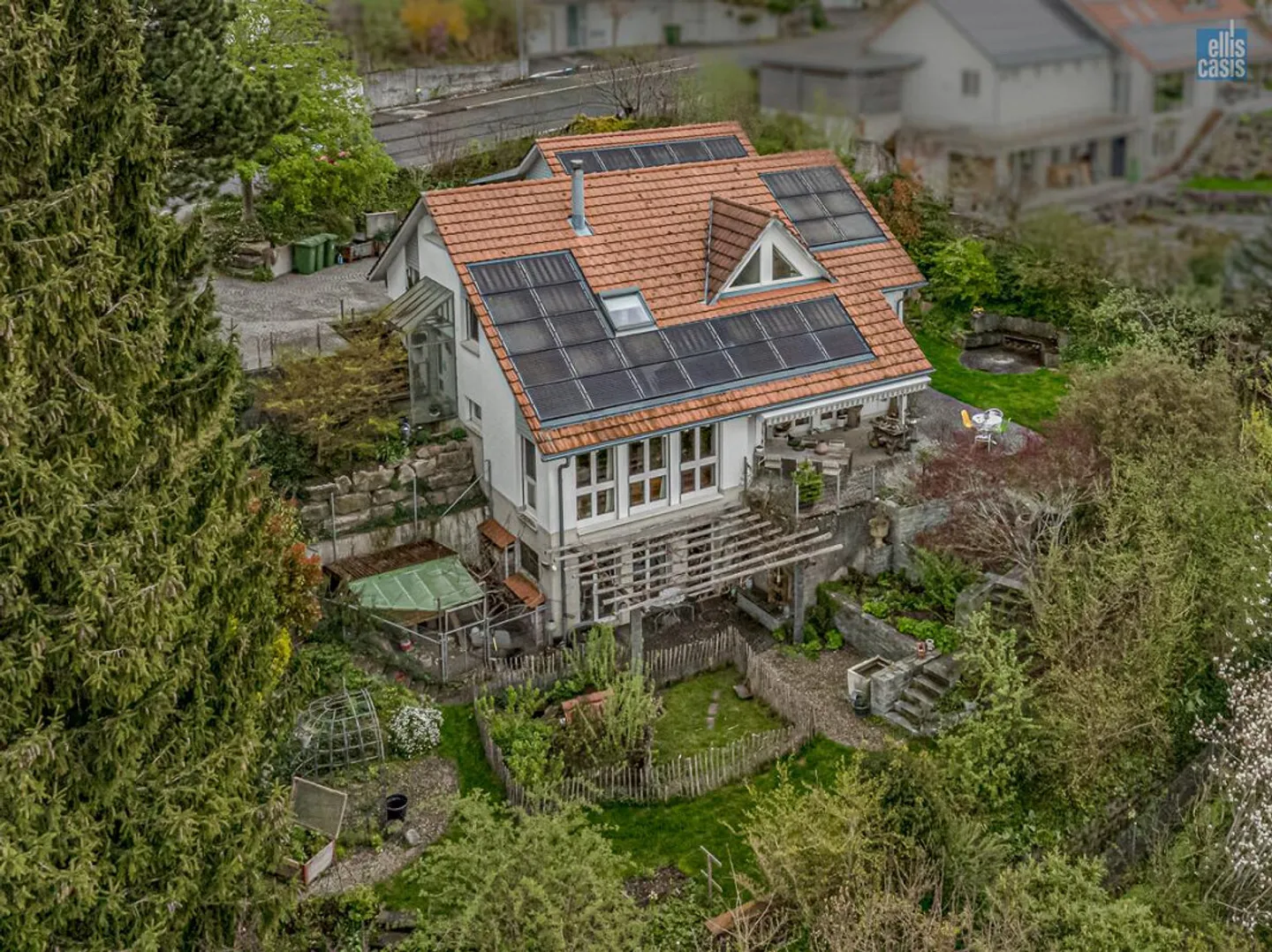Maison individuelle de 5 ½ pièces de rêve dans un emplacement en pente sud-ouest surélevé ! - Photo 17 sur 22