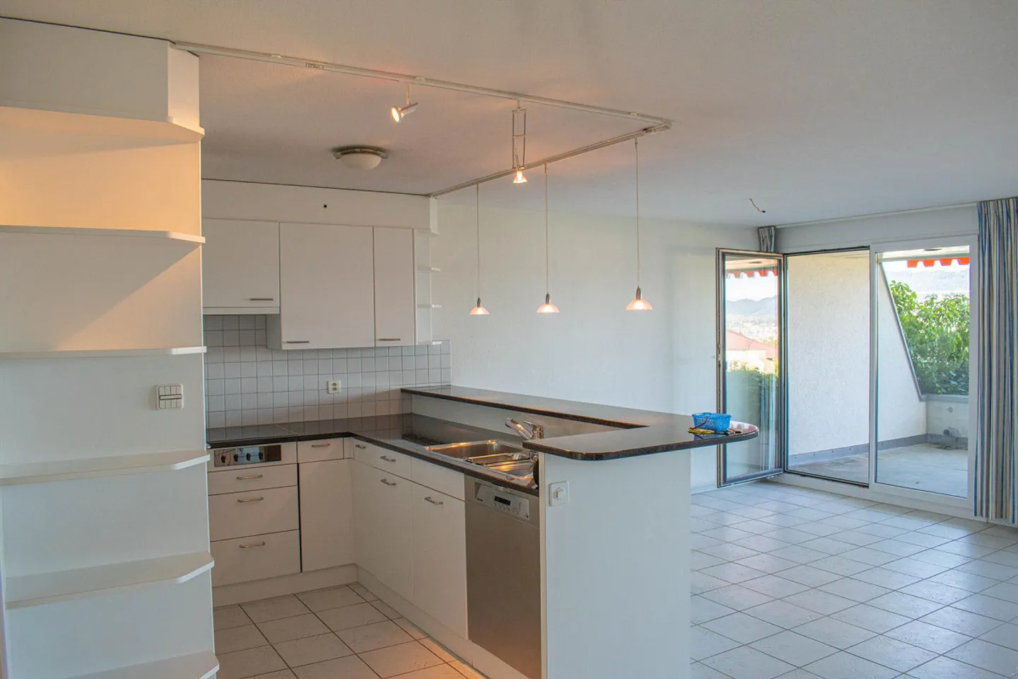 Charmante appartement de 4,5 pièces avec vue sur la montagne et le lac à Herrliberg - Photo 8 sur 18