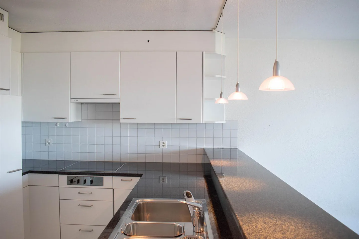 Charmante appartement de 4,5 pièces avec vue sur la montagne et le lac à Herrliberg - Photo 9 sur 18