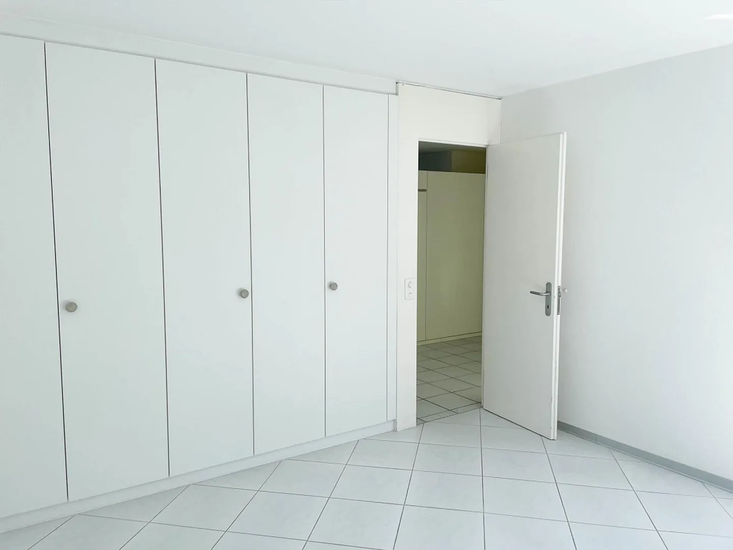 Charmante appartement de 4,5 pièces avec vue sur la montagne et le lac à Herrliberg - Photo 16 sur 18