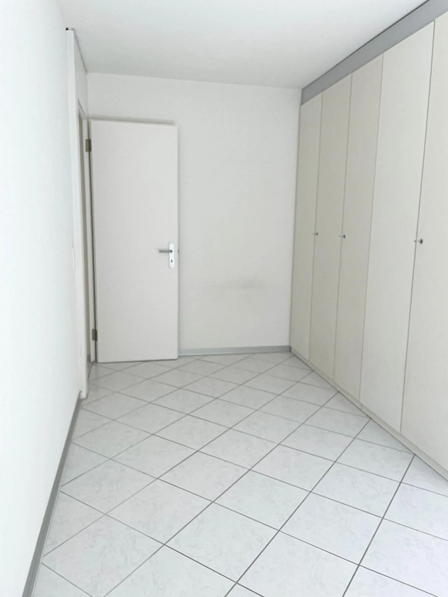 Charmante appartement de 4,5 pièces avec vue sur la montagne et le lac à Herrliberg - Photo 17 sur 18