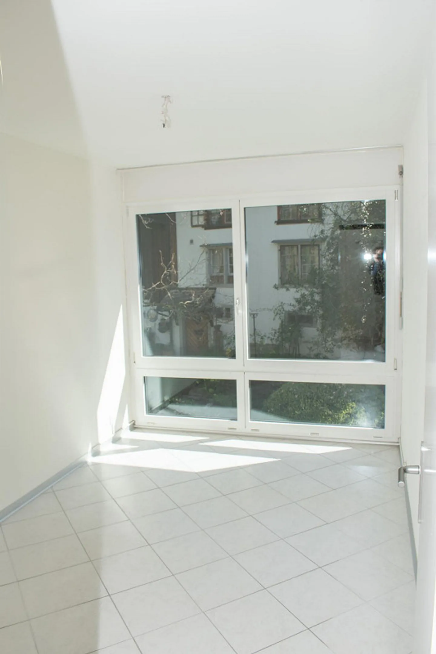 Charmante appartement de 4,5 pièces avec vue sur la montagne et le lac à Herrliberg - Photo 18 sur 18