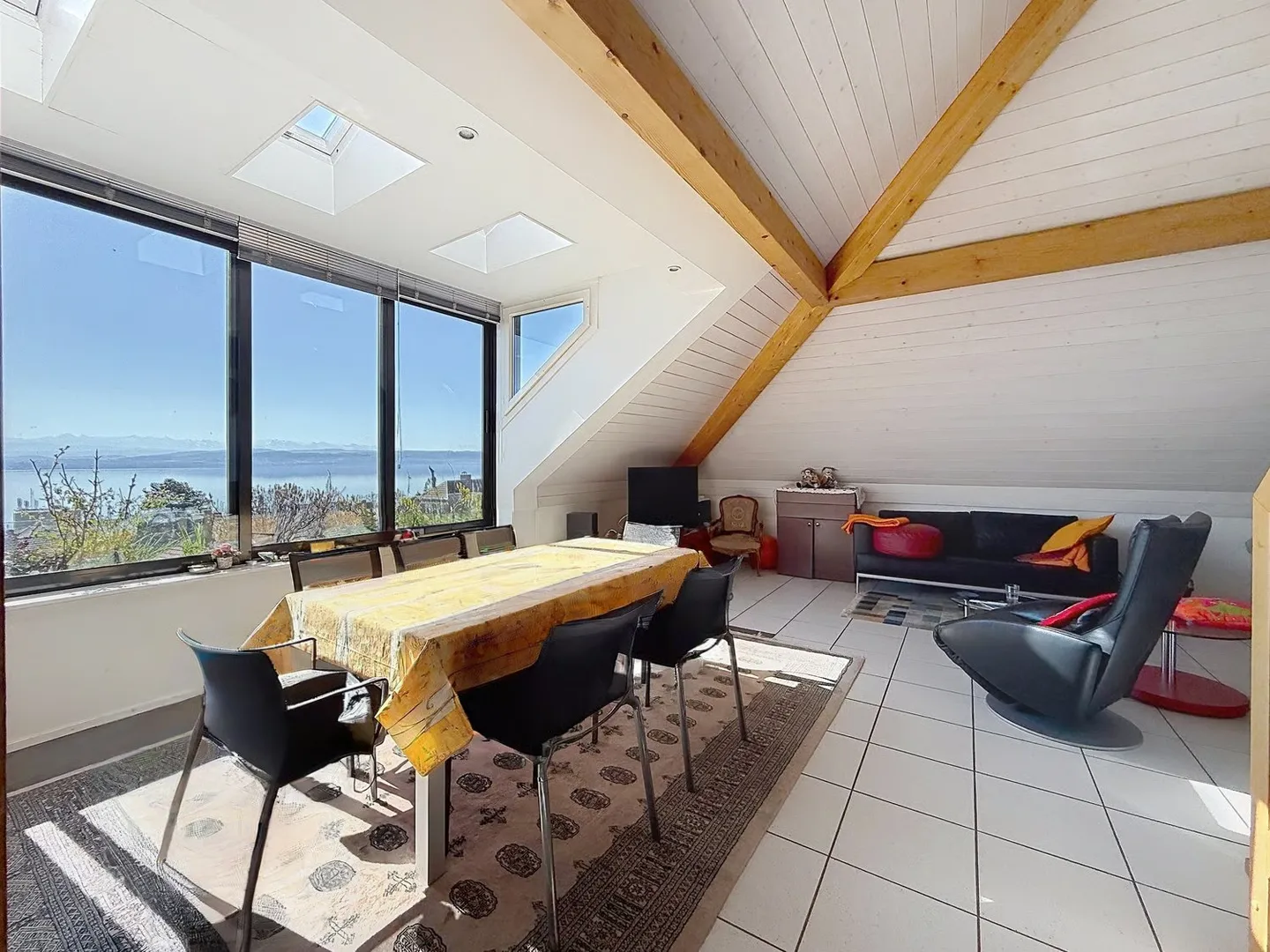 Duplex with panoramic view of the lake and the Alps – Gorgier - Photo 3 of 13