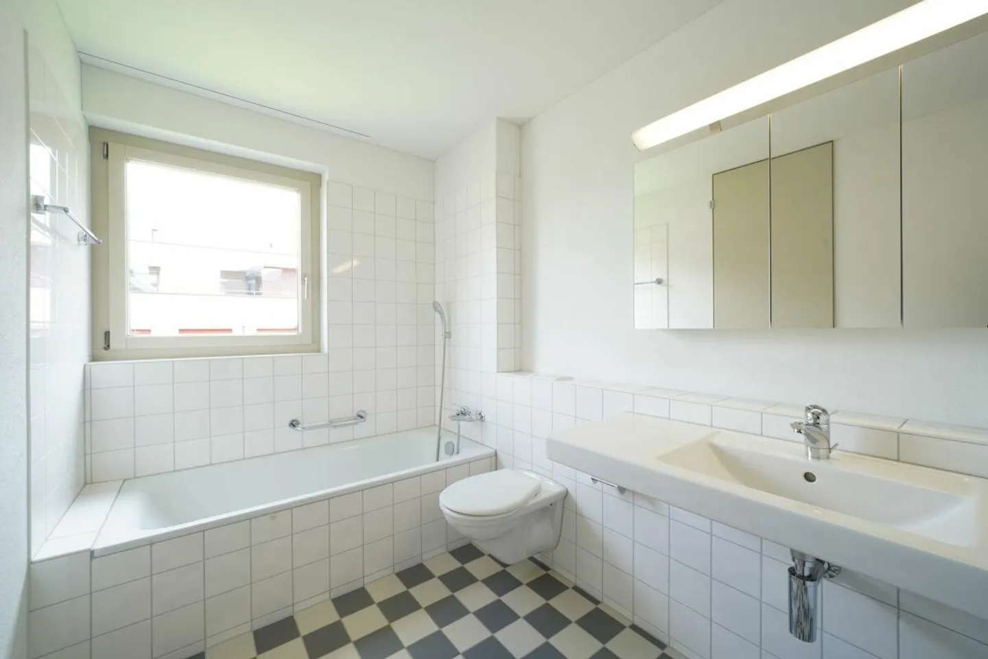 Appartement attrayant de 4,5 pièces dans un emplacement calme à Büren NW - Photo 6 sur 8