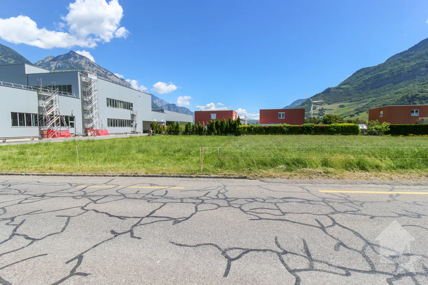 Casa a schiera moderna di 4.5 locali in un ambiente tranquillo - Foto 3 di 5