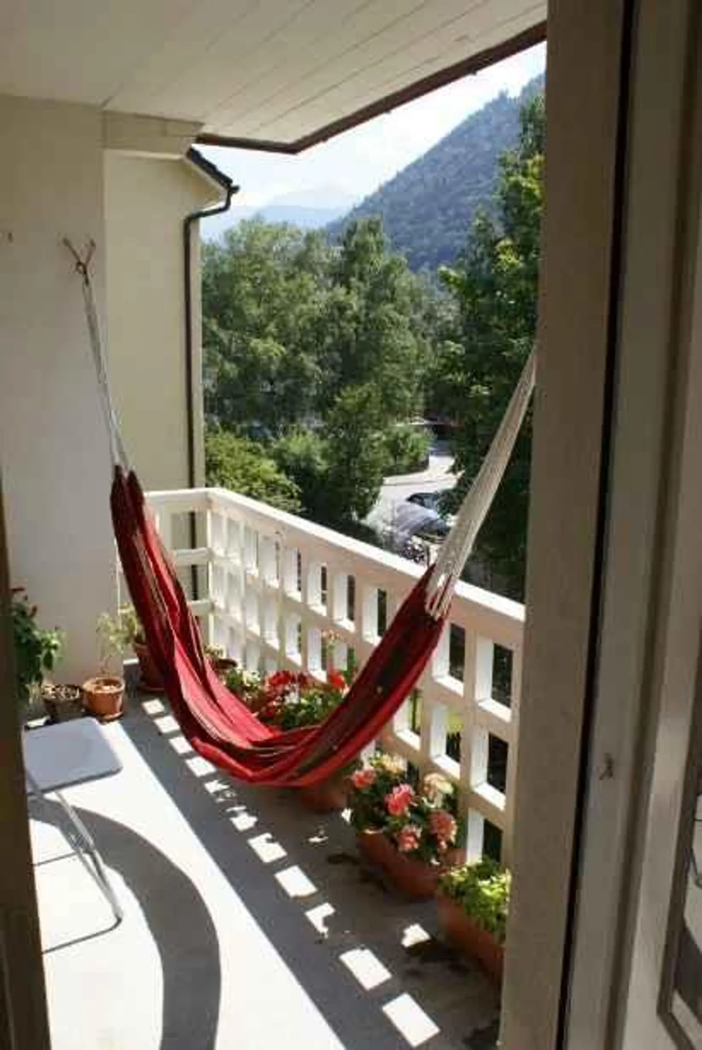 Incantevole appartamento di 3 stanze con balcone e giardino comune - Foto 8 di 11