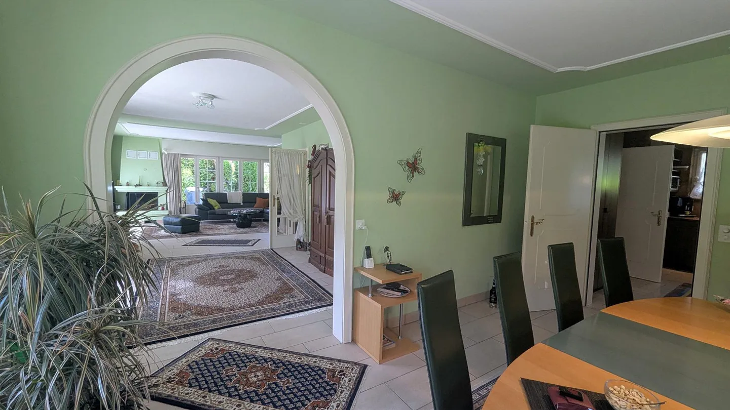Offre d'espace extraordinaire pour un style de vie élégant dans un emplacement privilégié - Photo 9 sur 30