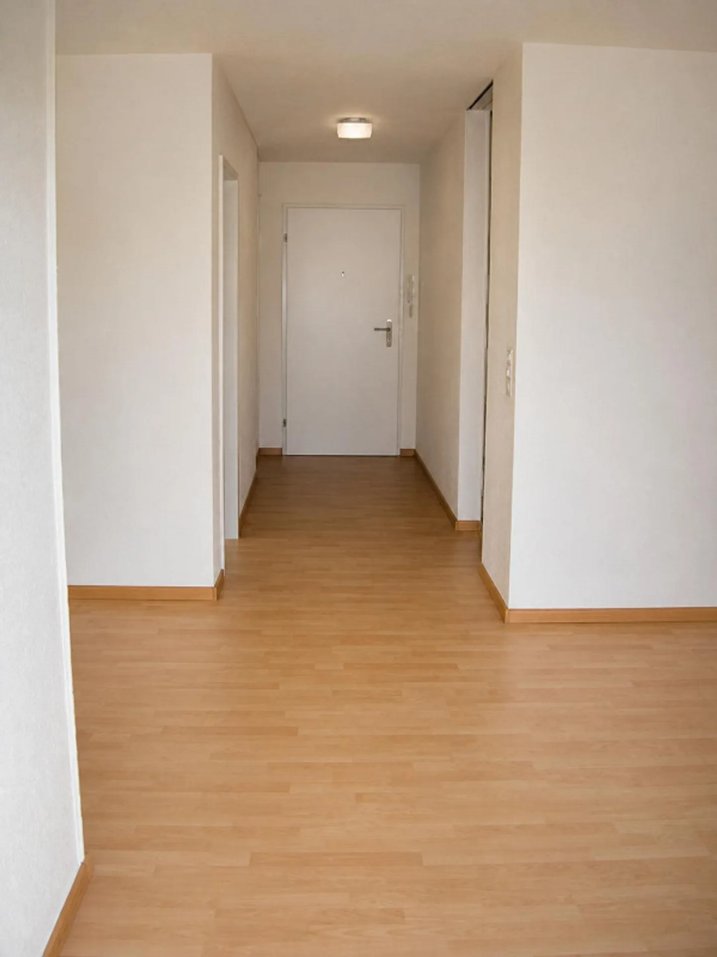 Bright 4.5-room apartment with garden seating area in a quiet residential area - Photo 7 of 8