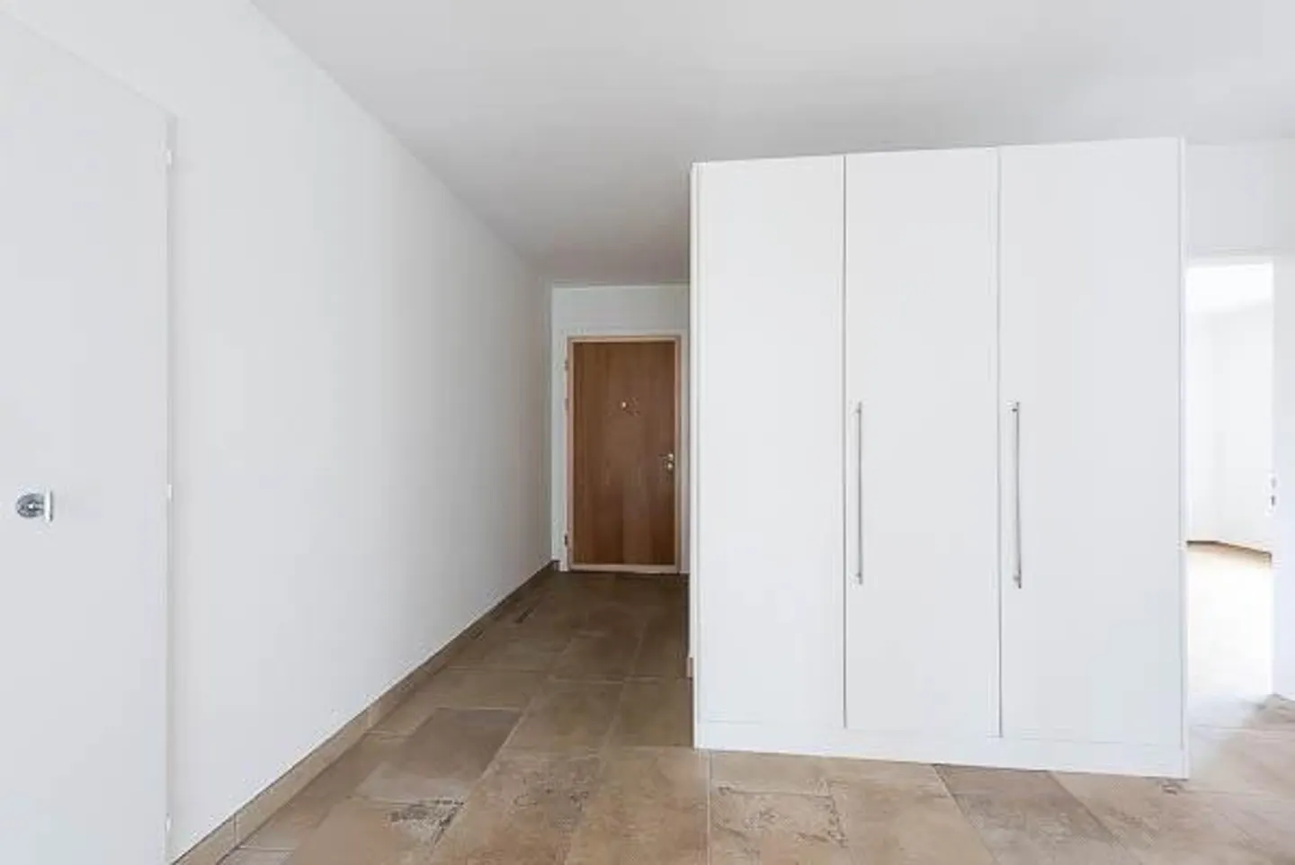 Modern apartment in quiet Gellert - Photo 2 of 8