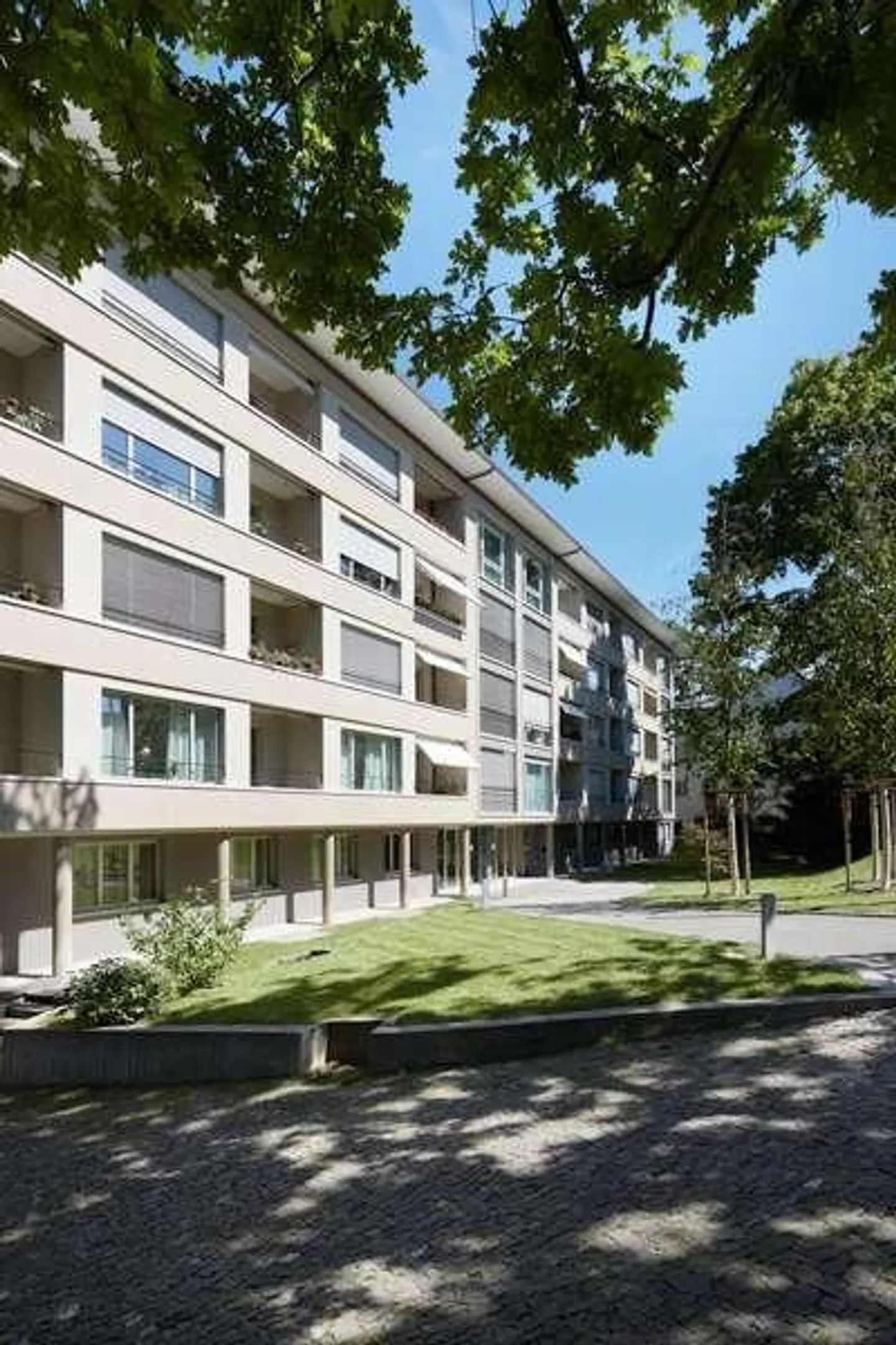 Modern apartment in quiet Gellert - Photo 1 of 8