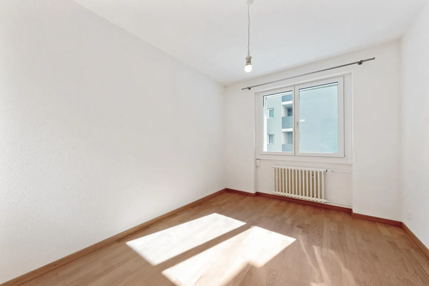 Charmante 4.5 Zimmer Wohnung - Foto 2 von 9