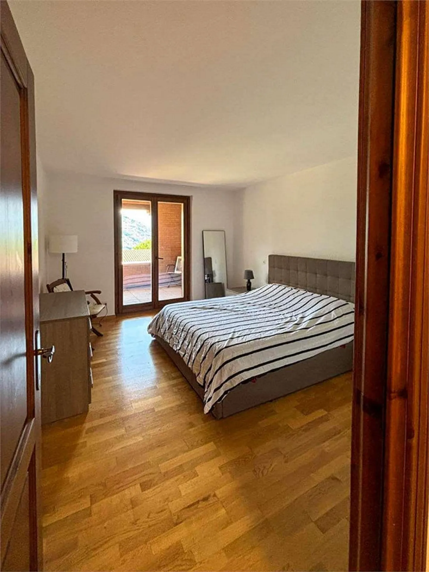 Apartment with Lake View in Residence with Pool in Savosa - Photo 7 of 11