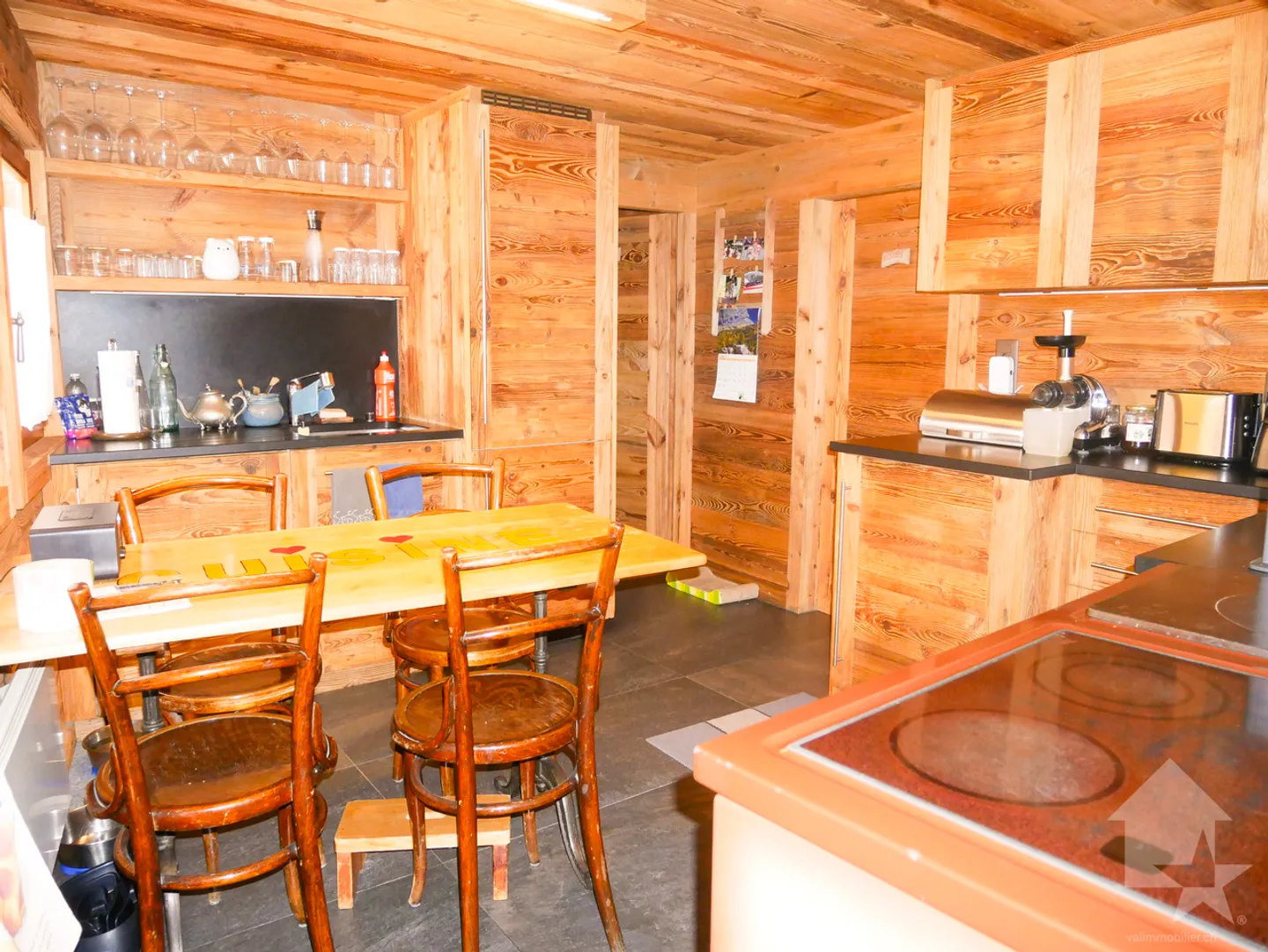 Charmant raccard rénové avec goût au Biolley, vue imprenable ! - Photo 3 sur 38