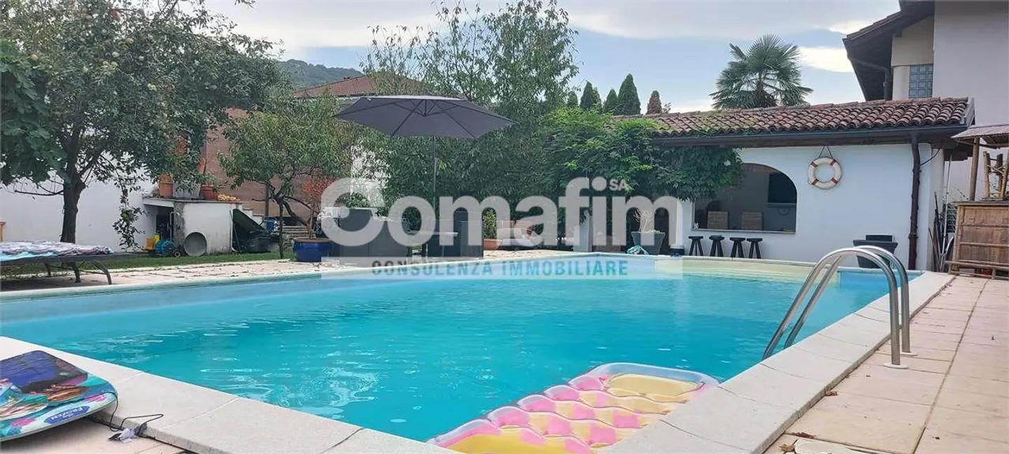 Spazio al tuo servizio e divertimento in piscina - Foto 6 di 13