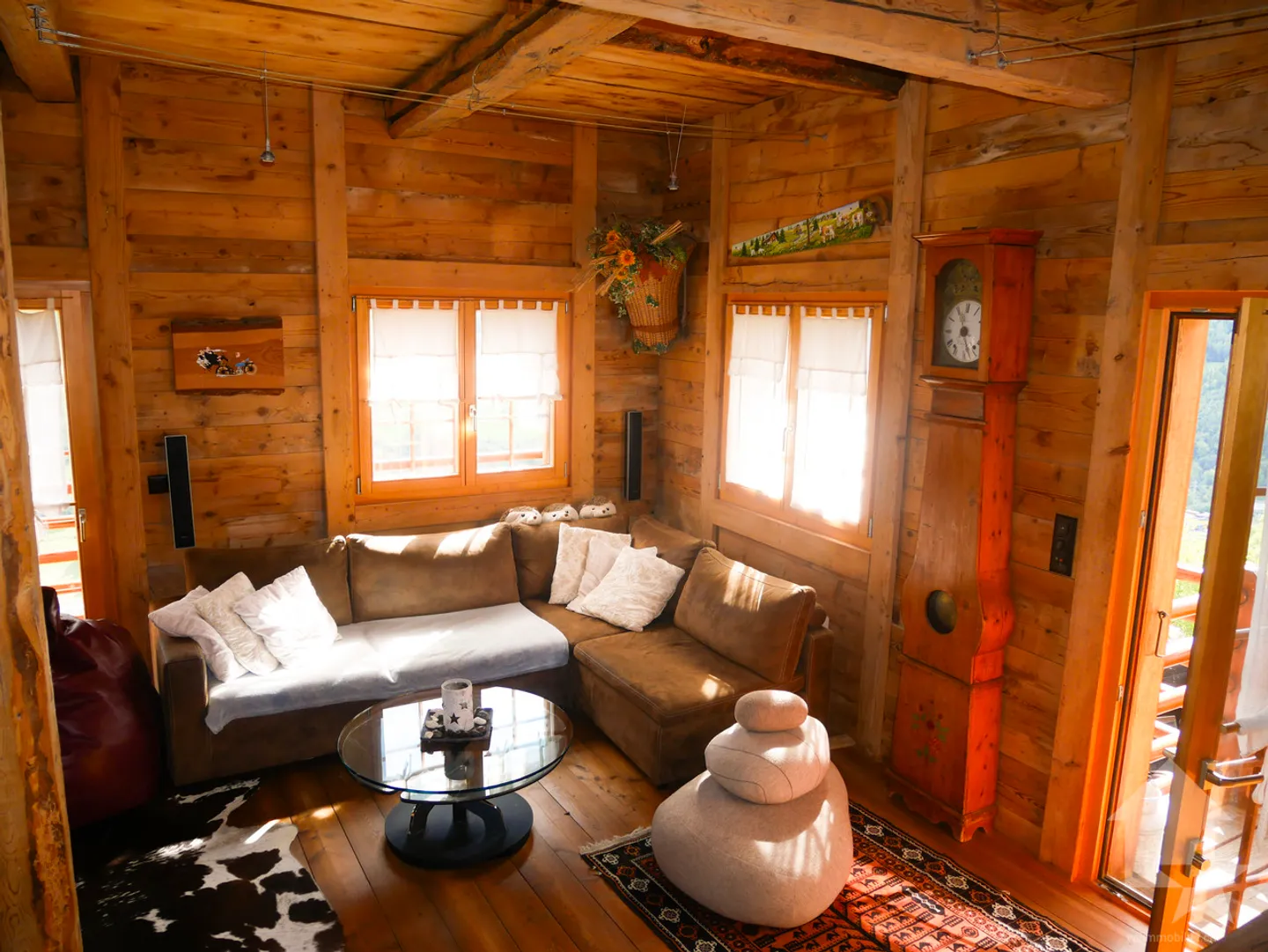 Charmant raccard rénové avec goût au Biolley, vue imprenable ! - Photo 4 sur 38