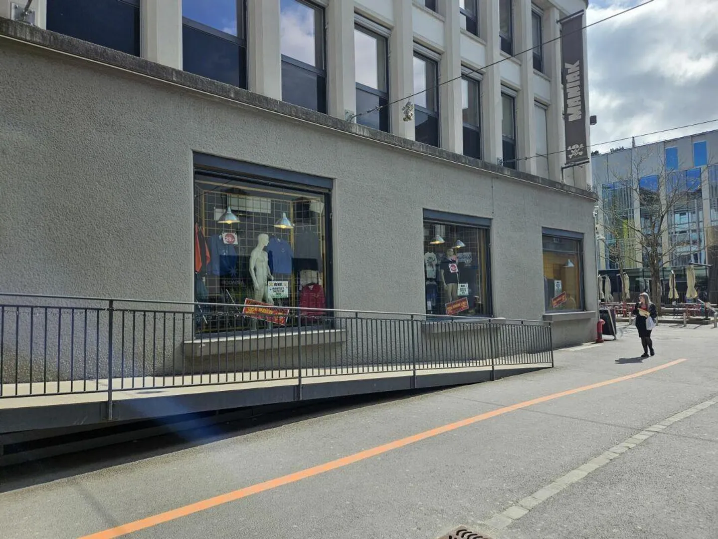 Arco commerciale, 1'060m2, centro città, alto traffico pedonale - Foto 9 di 11