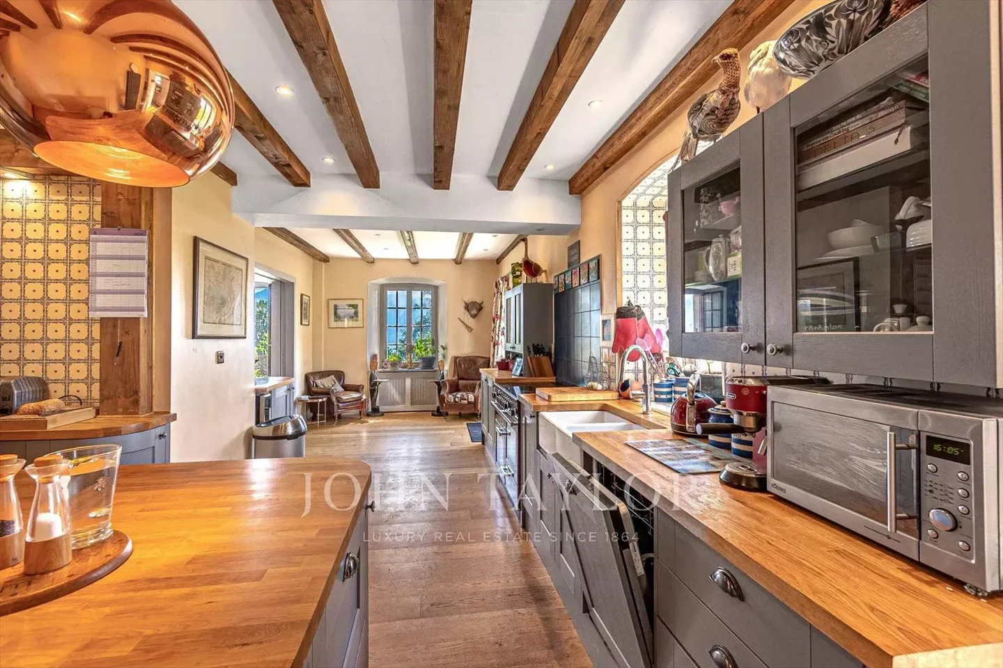 Casa con 600m2 nel cuore di St-Légier - Foto 5 di 13