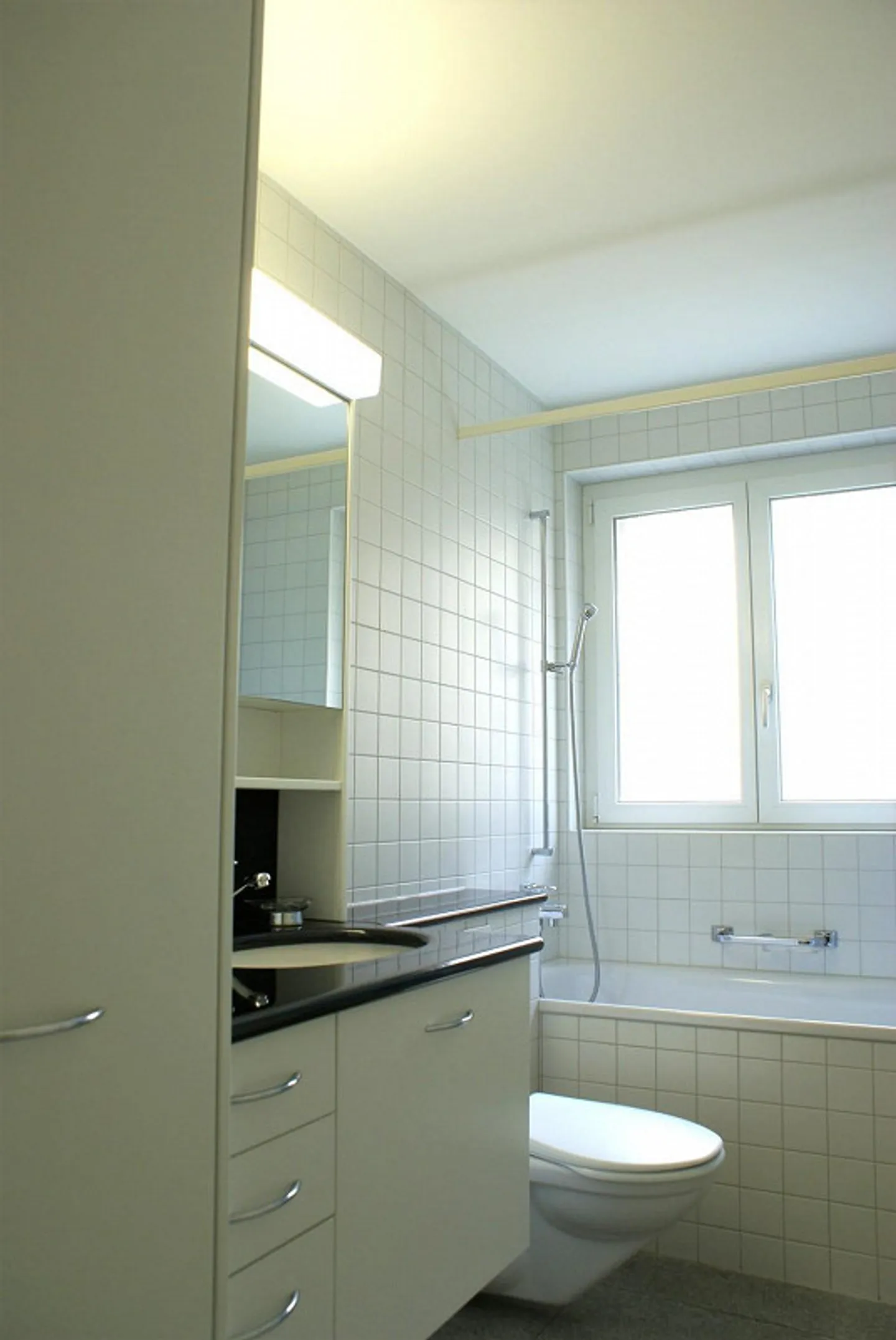 Appartement 1 pièce au rez-de-chaussée situé au centre - Photo 2 sur 6