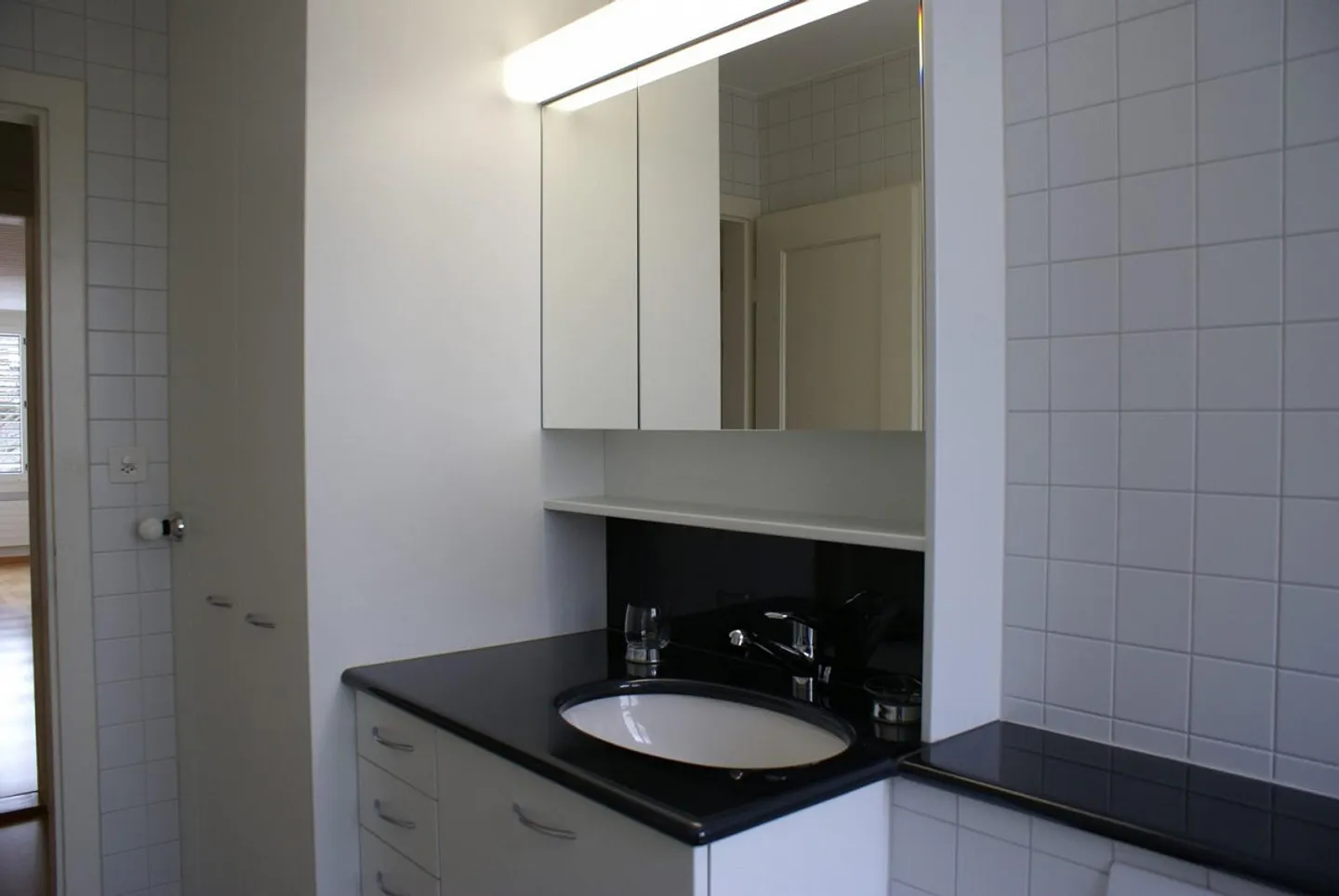 Appartement 1 pièce au rez-de-chaussée situé au centre - Photo 3 sur 6