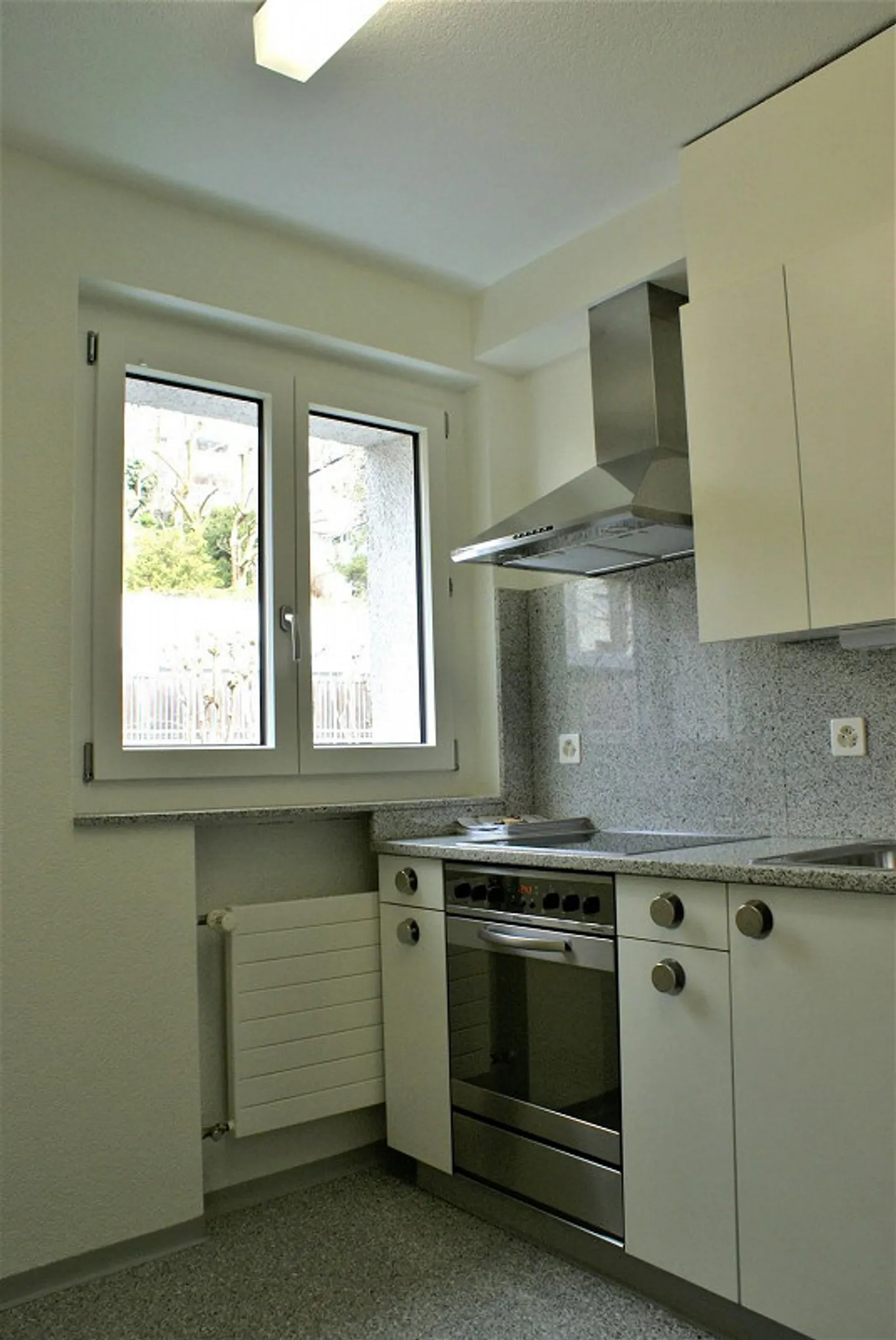 Appartement 1 pièce au rez-de-chaussée situé au centre - Photo 4 sur 6