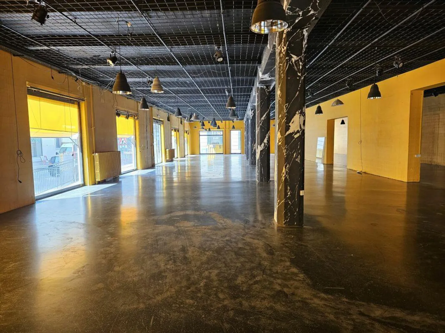 Arco commerciale, 1'060m2, centro città, alto traffico pedonale - Foto 5 di 11