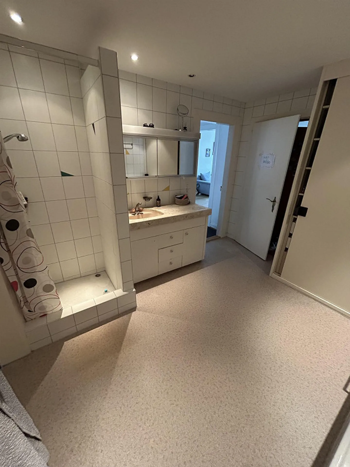 Geräumige Wohnung mit großer Terrasse - Foto 5 von 7