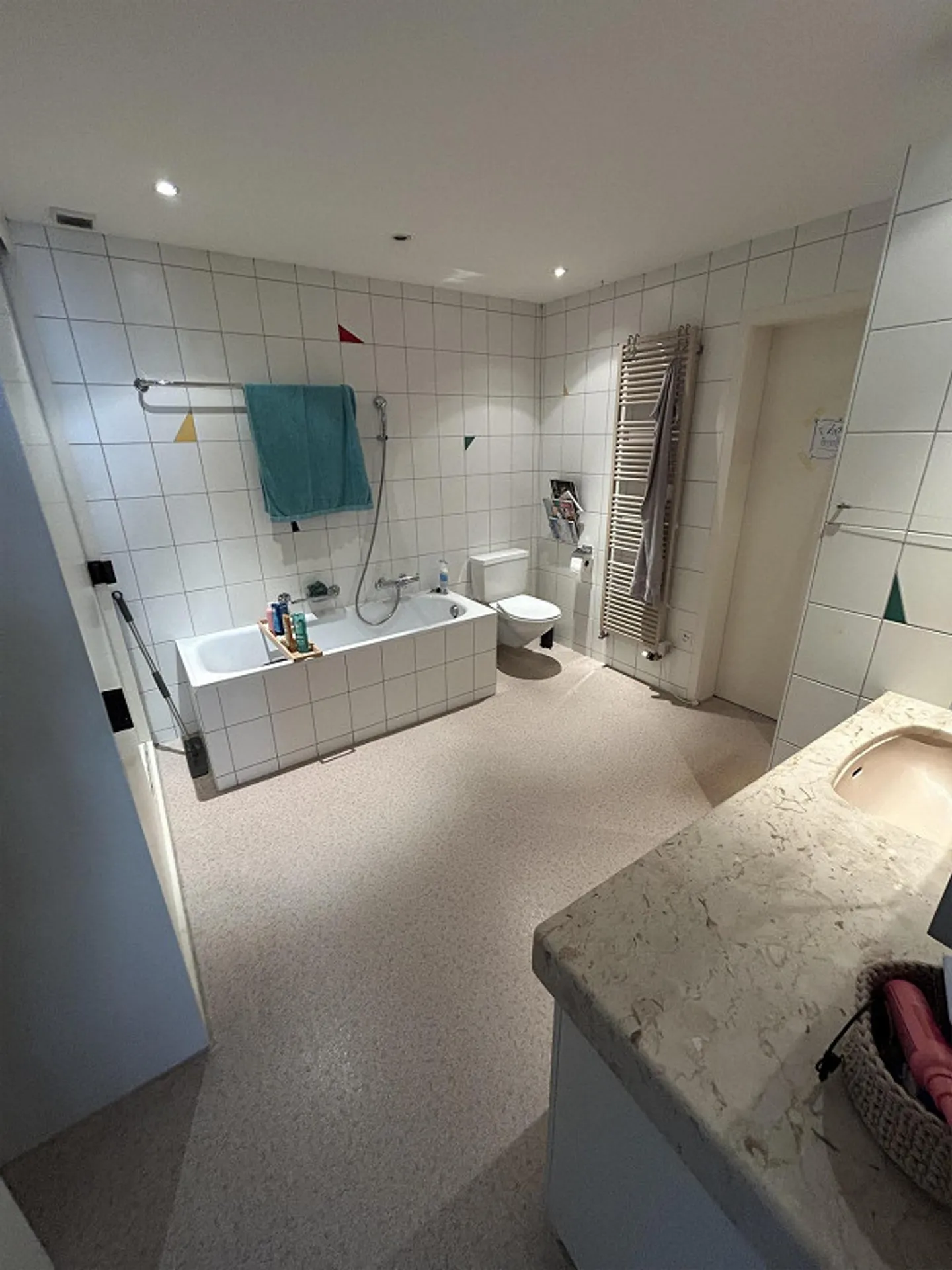 Geräumige Wohnung mit großer Terrasse - Foto 6 von 7