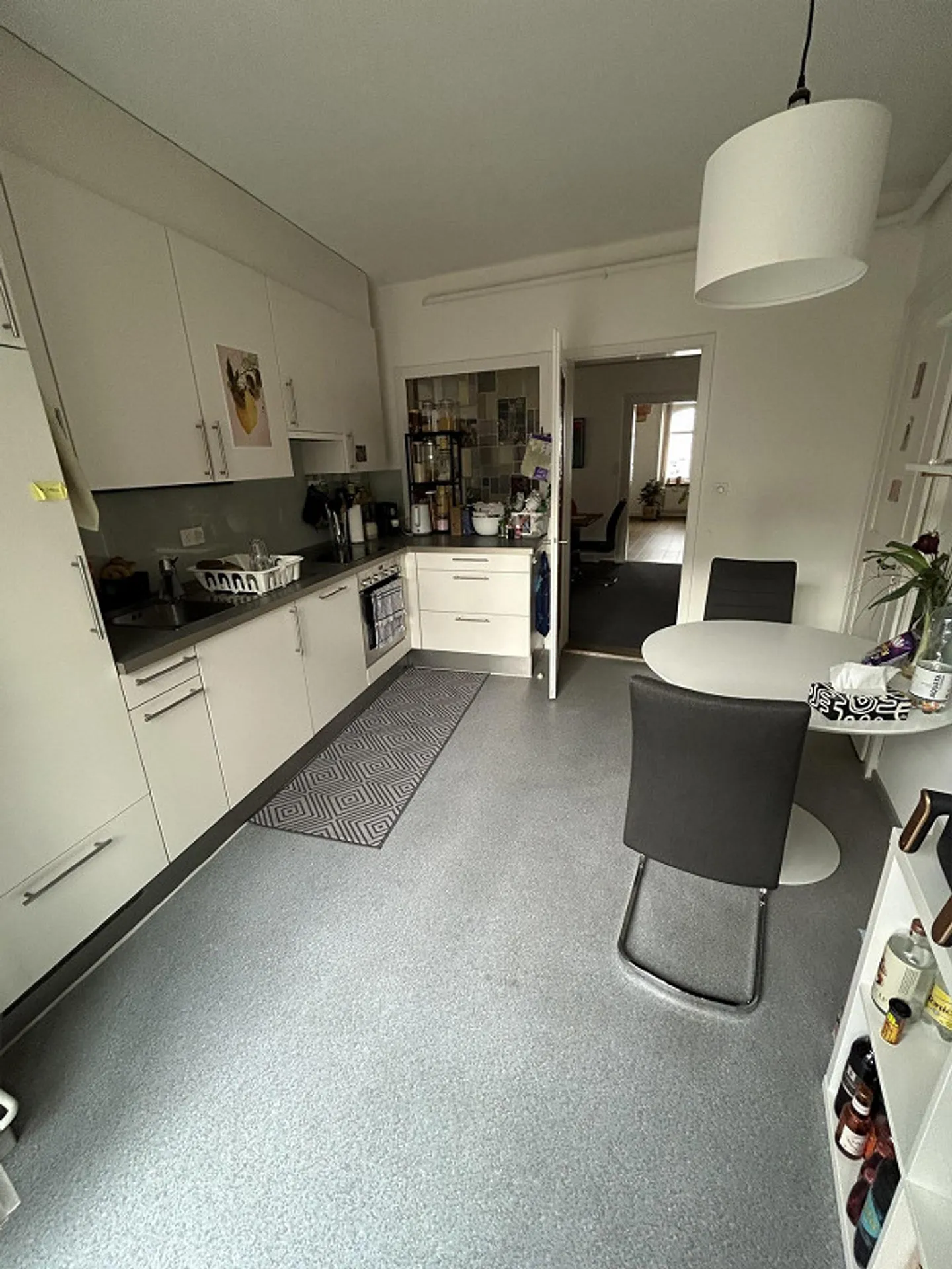 Geräumige Wohnung mit großer Terrasse - Foto 1 von 7