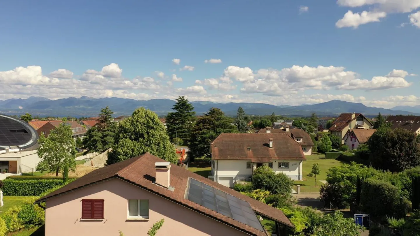 Un attique de rêve de 3,5 pièces avec montagnes pour horizon - Photo 7 sur 8