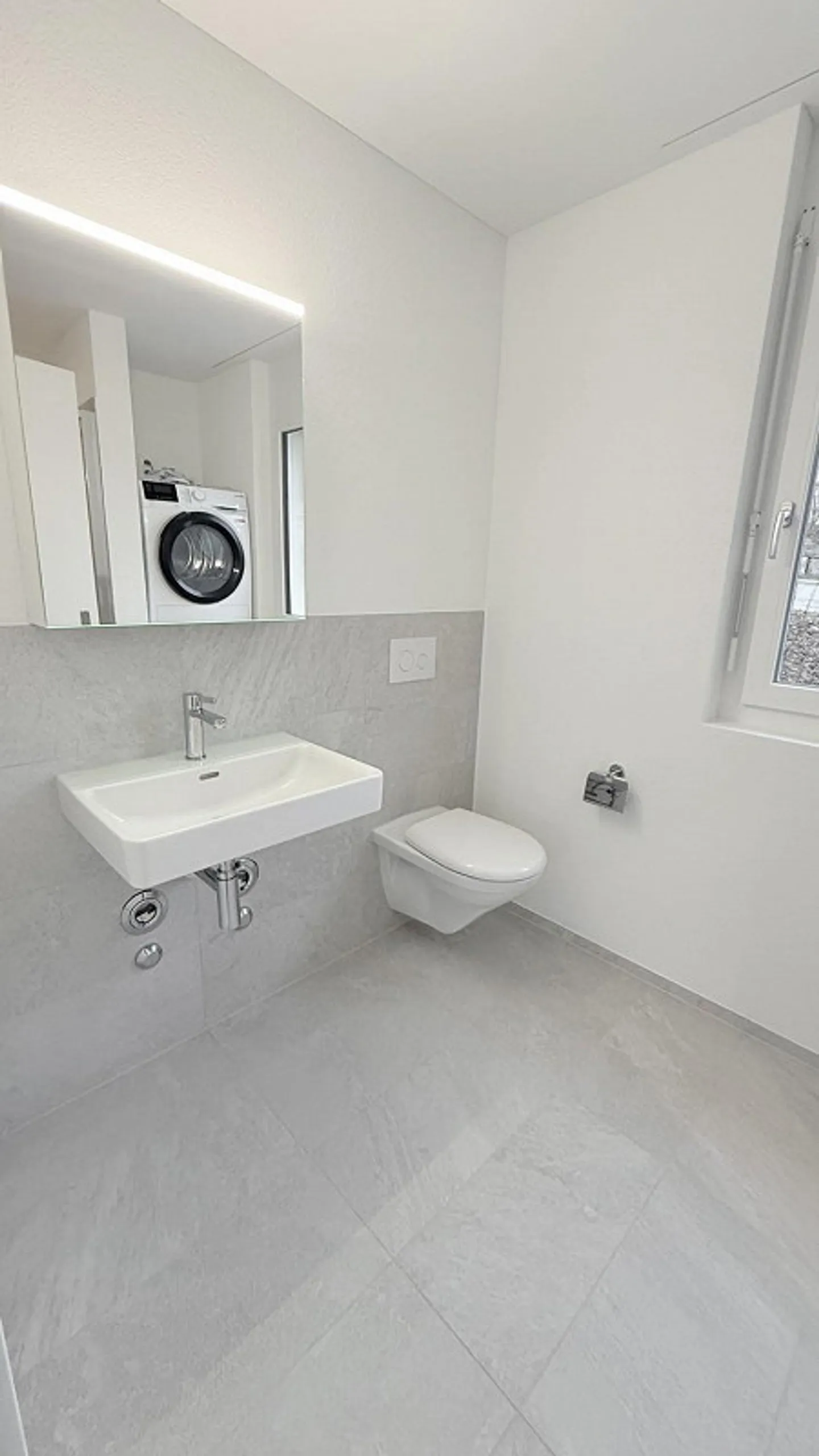 Première location dans un endroit calme et ensoleillé avec un grand balcon - Photo 7 sur 13