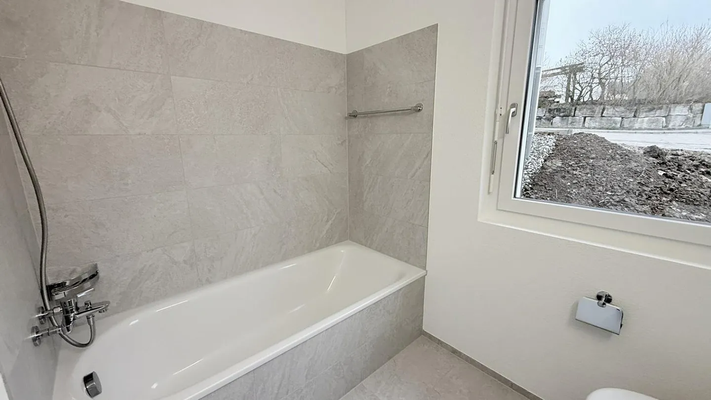 Première location dans un endroit calme et ensoleillé avec un grand balcon - Photo 8 sur 13