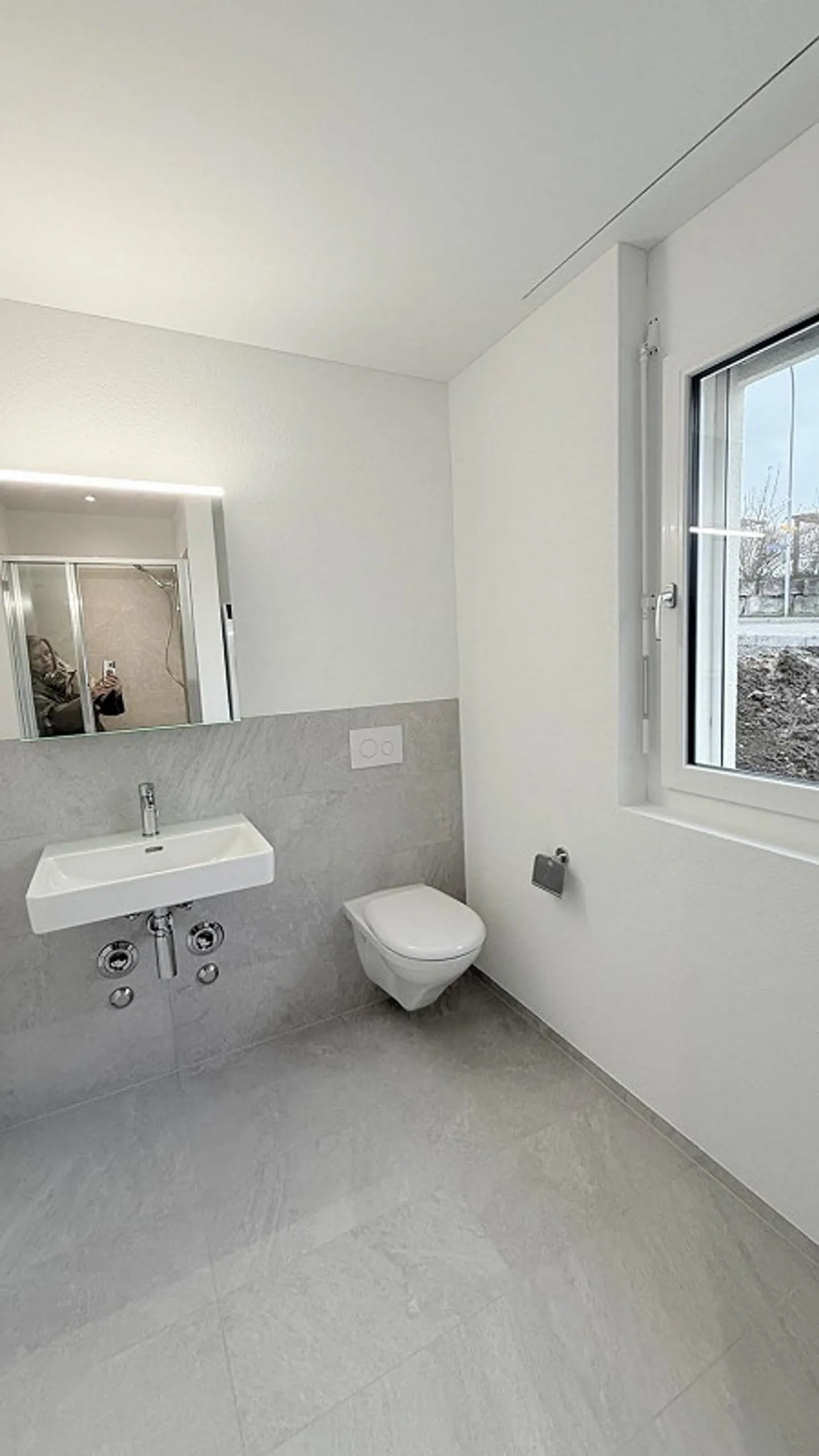 Première location dans un endroit calme et ensoleillé avec un grand balcon - Photo 9 sur 13