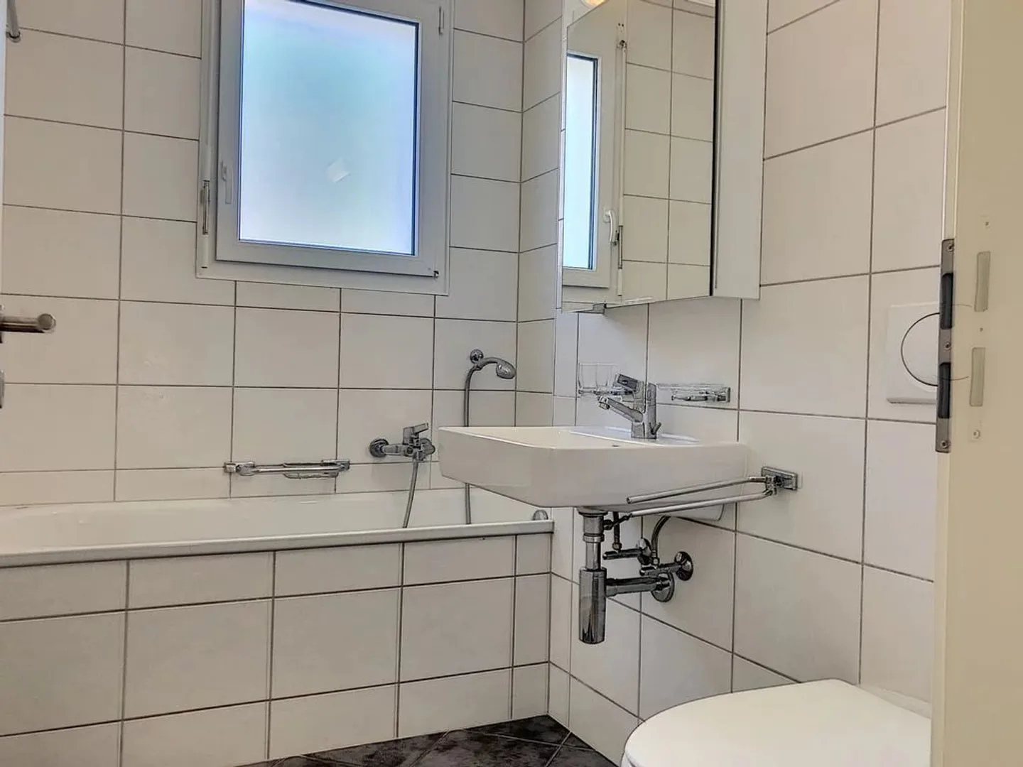 Modern Apartment in Champsec - Photo 7 of 11