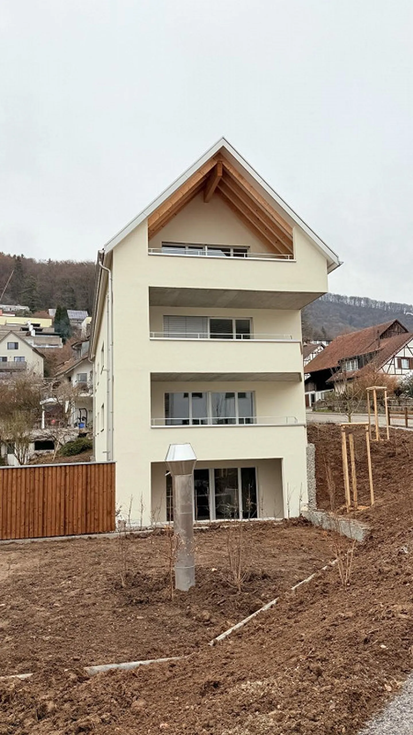 Première location dans un endroit calme et ensoleillé avec un grand balcon - Photo 13 sur 13