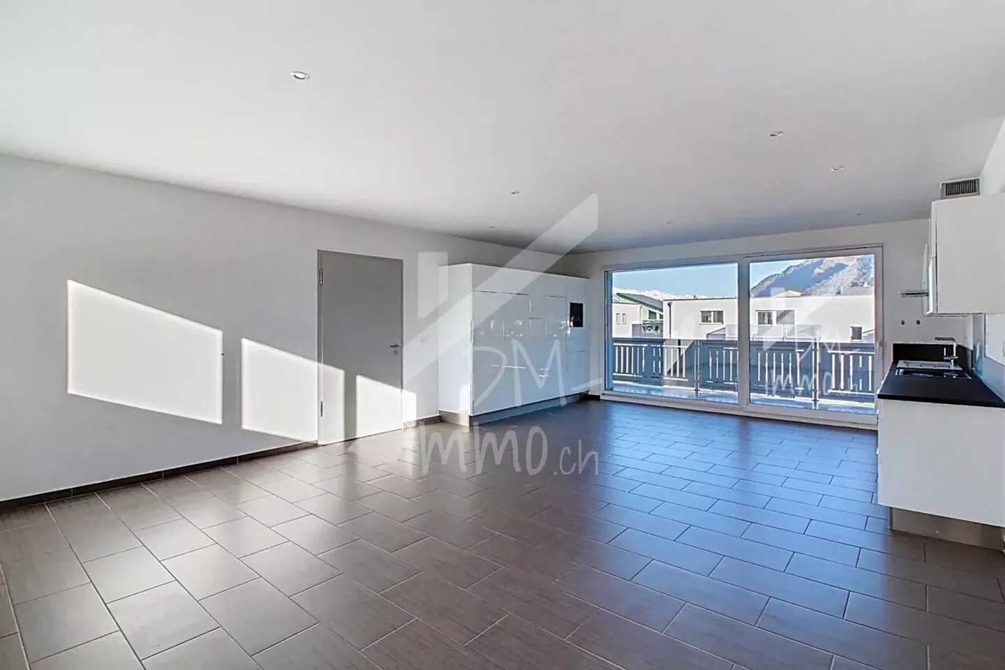 Attico luminoso e attraversante, vicino al centro - Foto 4 di 10