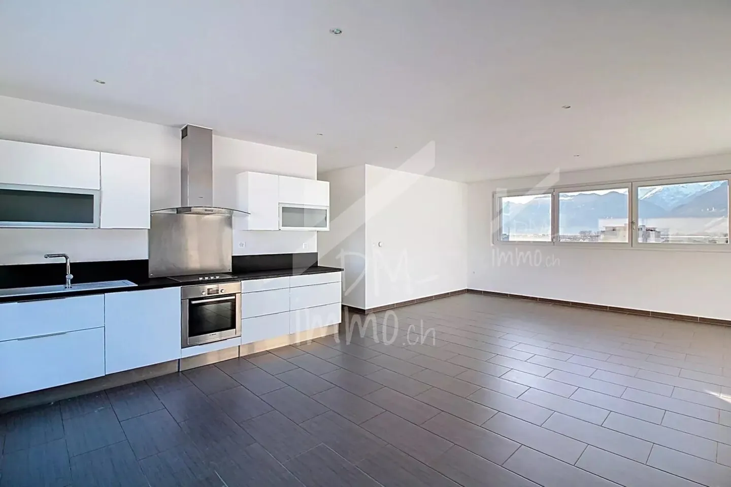 Attico luminoso e attraversante, vicino al centro - Foto 5 di 10