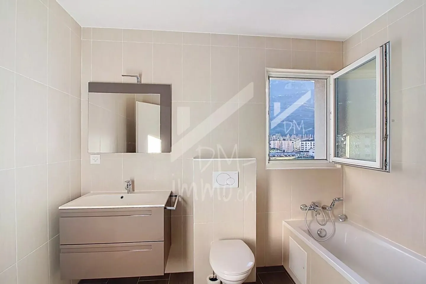 Attico luminoso e attraversante, vicino al centro - Foto 7 di 10