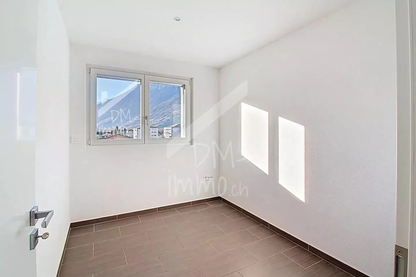 Attico luminoso e attraversante, vicino al centro - Foto 9 di 10