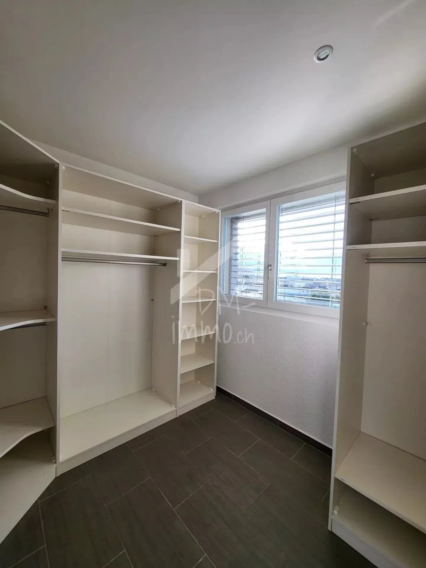 Attico luminoso e attraversante, vicino al centro - Foto 10 di 10